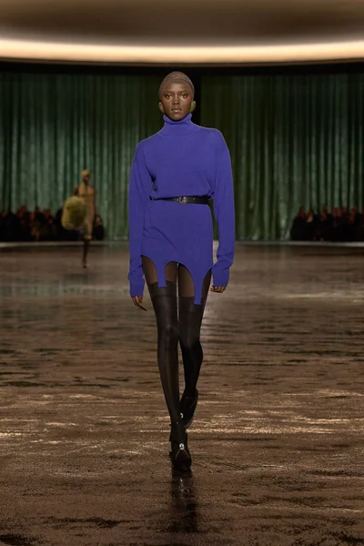 Look 13